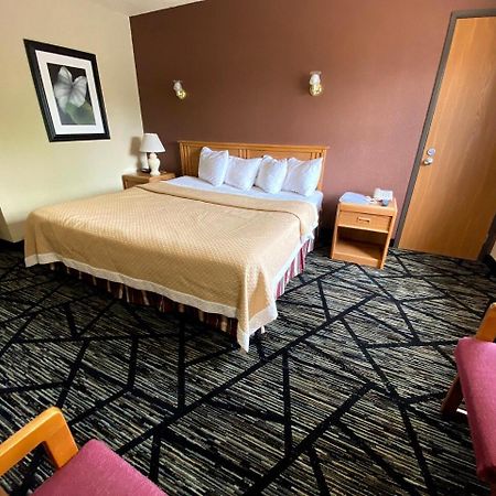 Woodland Inn & Suites Medford ภายนอก รูปภาพ