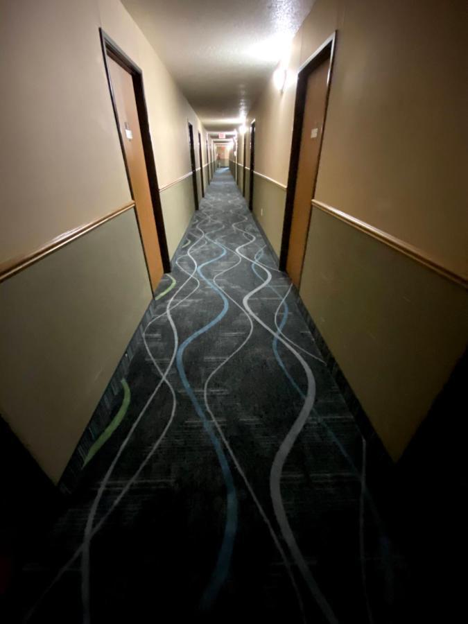 Woodland Inn & Suites Medford ภายนอก รูปภาพ