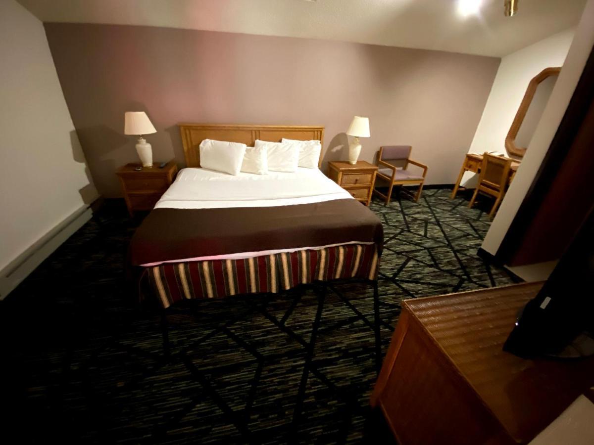 Woodland Inn & Suites Medford ภายนอก รูปภาพ