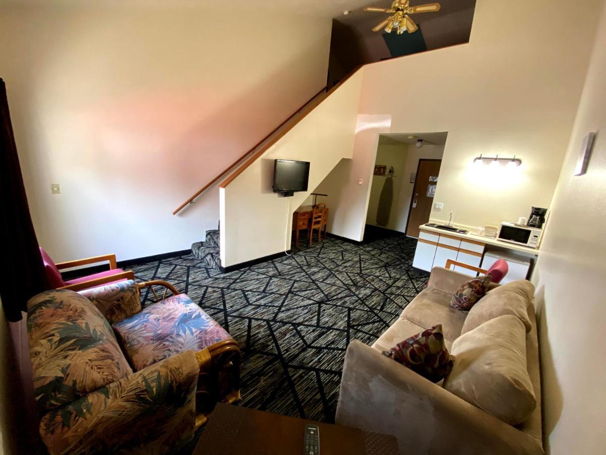 Woodland Inn & Suites Medford ภายนอก รูปภาพ