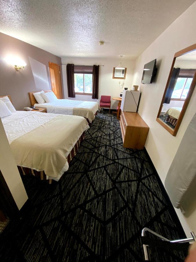 Woodland Inn & Suites Medford ภายนอก รูปภาพ