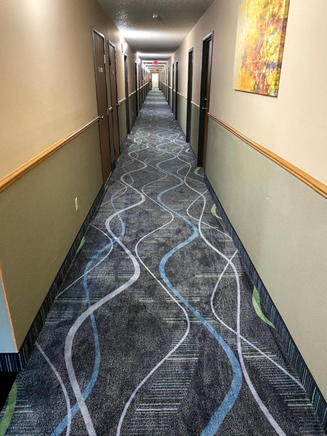 Woodland Inn & Suites Medford ภายนอก รูปภาพ