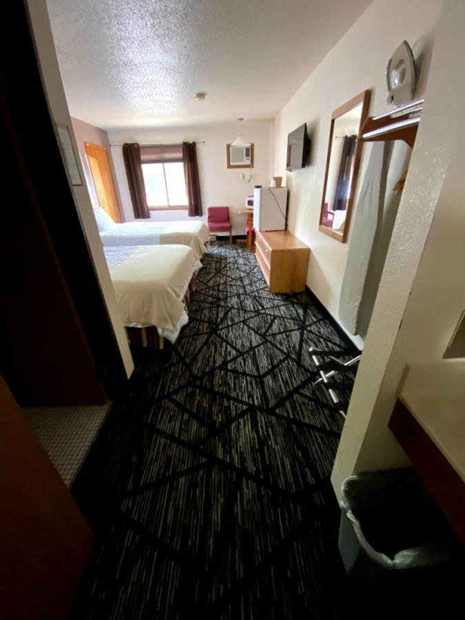 Woodland Inn & Suites Medford ภายนอก รูปภาพ
