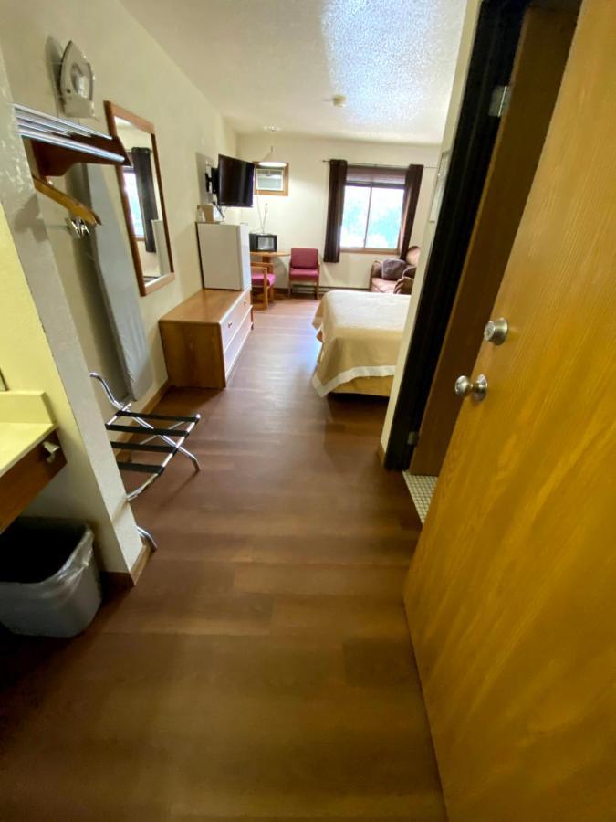 Woodland Inn & Suites Medford ภายนอก รูปภาพ