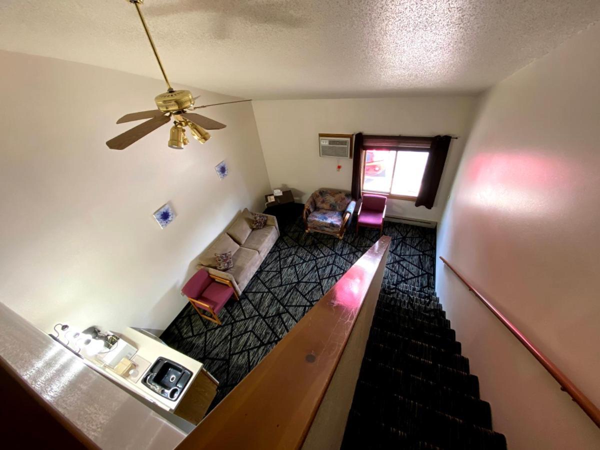 Woodland Inn & Suites Medford ภายนอก รูปภาพ