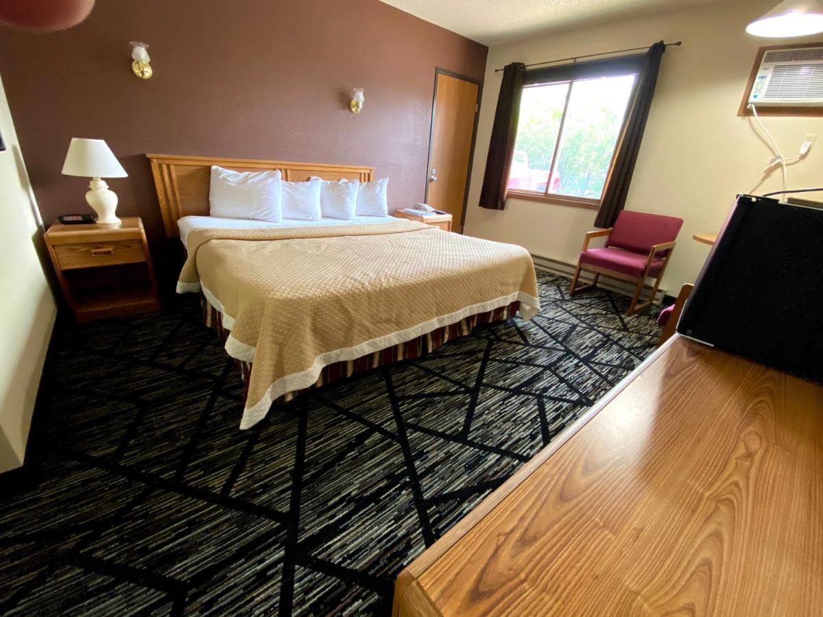 Woodland Inn & Suites Medford ภายนอก รูปภาพ