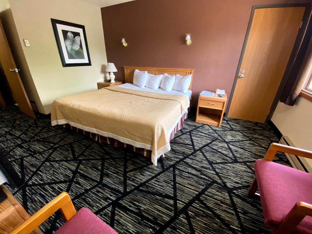 Woodland Inn & Suites Medford ภายนอก รูปภาพ