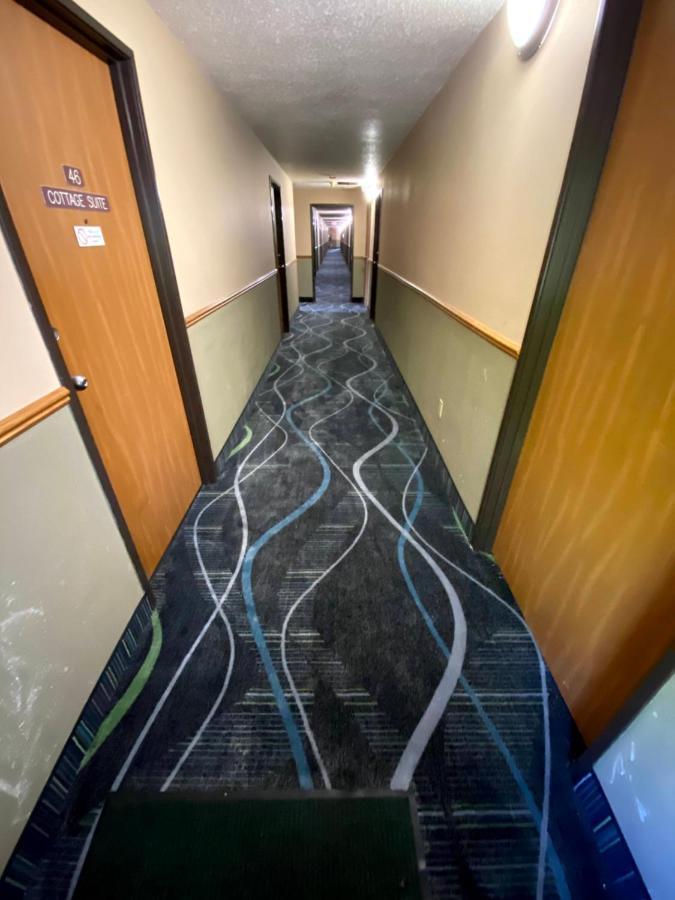 Woodland Inn & Suites Medford ภายนอก รูปภาพ