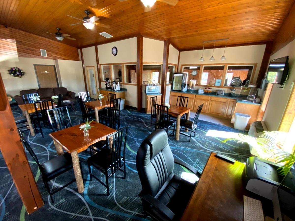 Woodland Inn & Suites Medford ภายนอก รูปภาพ