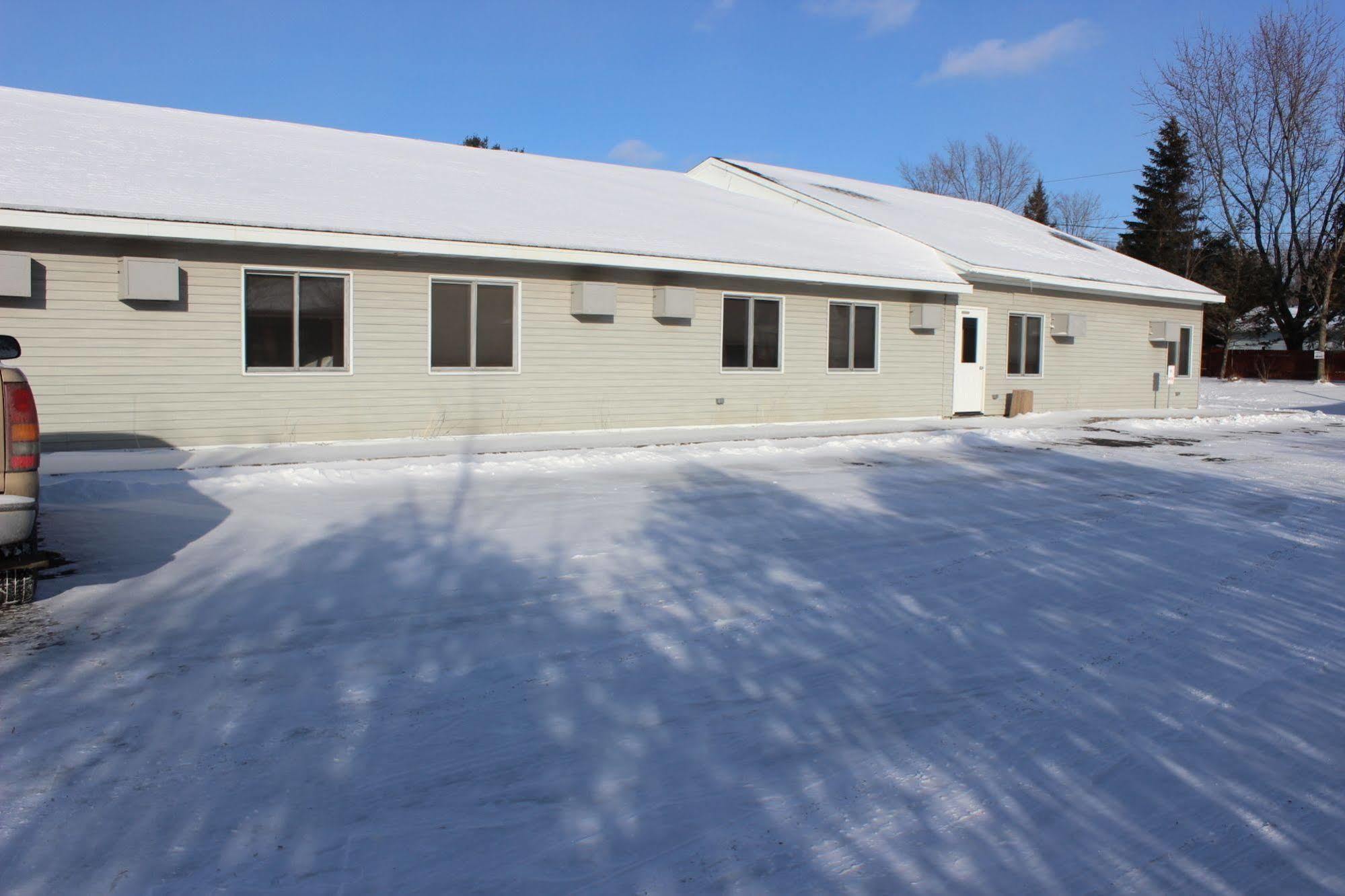 Woodland Inn & Suites Medford ภายนอก รูปภาพ